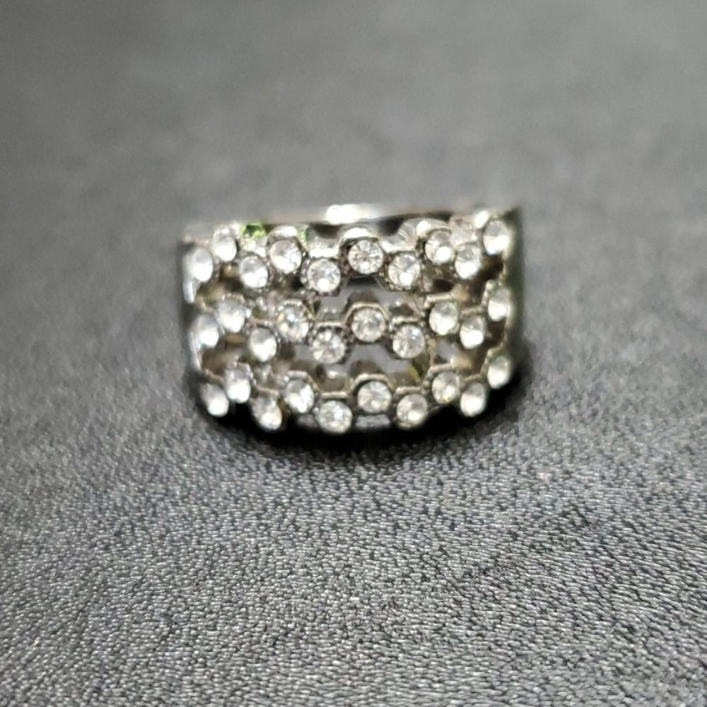 Silver tone rhinestone ring size 7